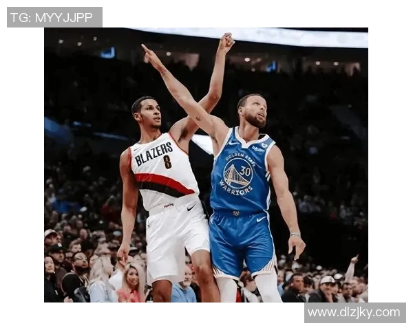 勇士与开拓者激战正酣盘点比赛精彩瞬间与关键时刻